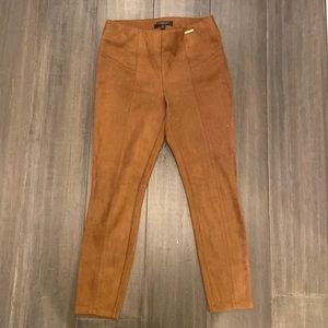 Brown suede jogging.